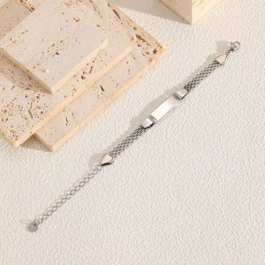 Браслет комбинированный с геометрической вставкой серебристого цвета CJL19747