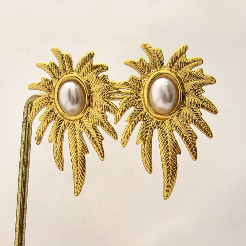 Серьги-пусеты Солнце с белой эмалью CJN45288