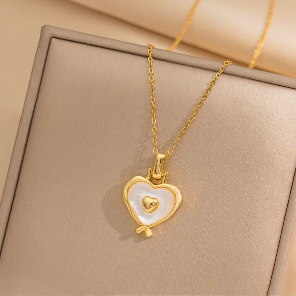 Золотистая цепочка с сердцем и перламутром CJH94120 Золотистая цепочка с сердцем и перламутром CJH94120