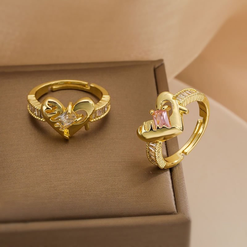 Кольцо с объемным сердцем и ажурным узором M94713