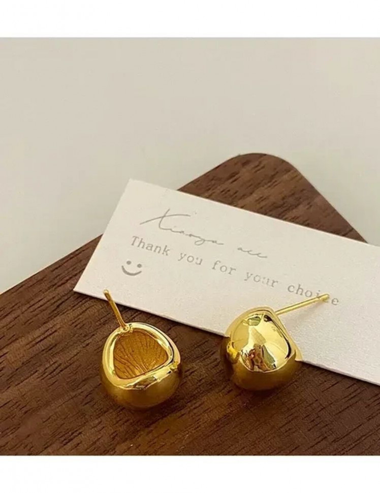 Серьги латунь с напылением золотом в виде шарика J10122CJJ Серьги латунь с напылением золотом в виде шарика J10122CJJ