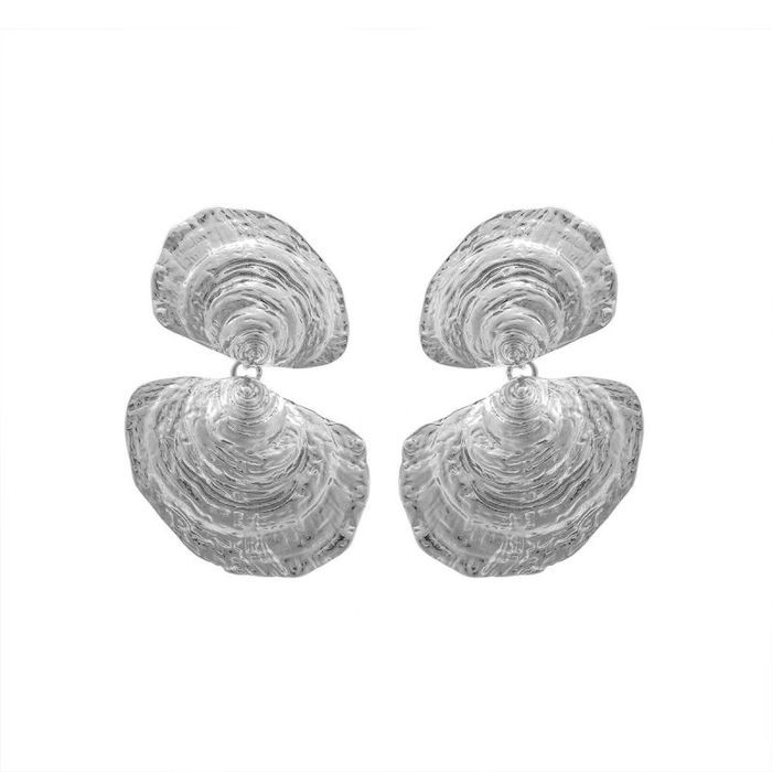 Золотистые и серебристые серьги в форме морских ракушек CJM81419