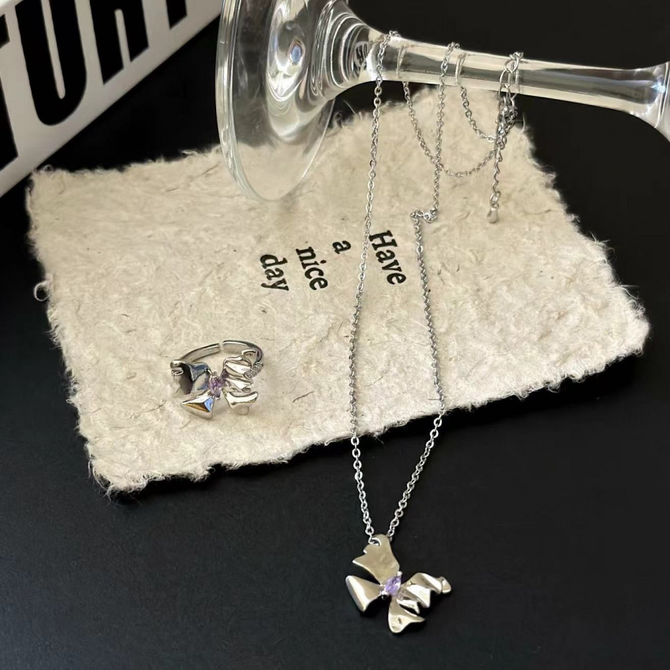 Цепочка с подвеской в форме банта с кристаллами CJG57301