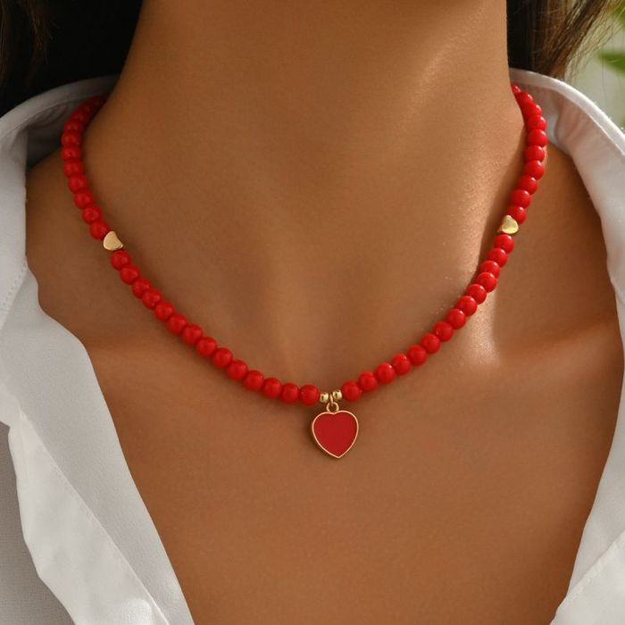 Бусы из красного бисера с подвеской в форме сердца CJM69590