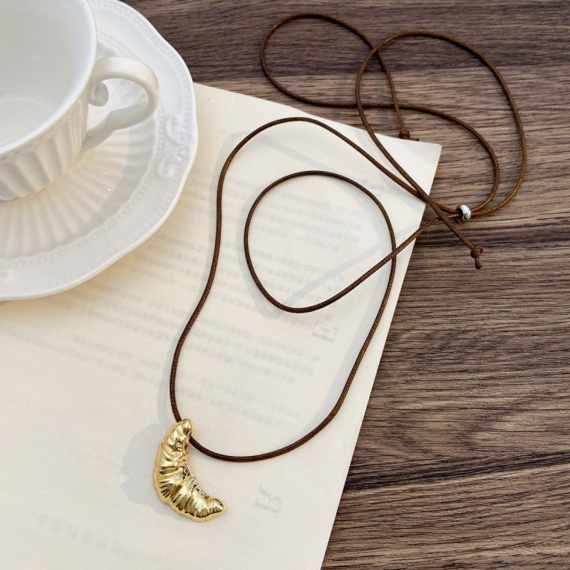 Длинная цепочка на шнурке с подвеской в форме полумесяца CJT11542