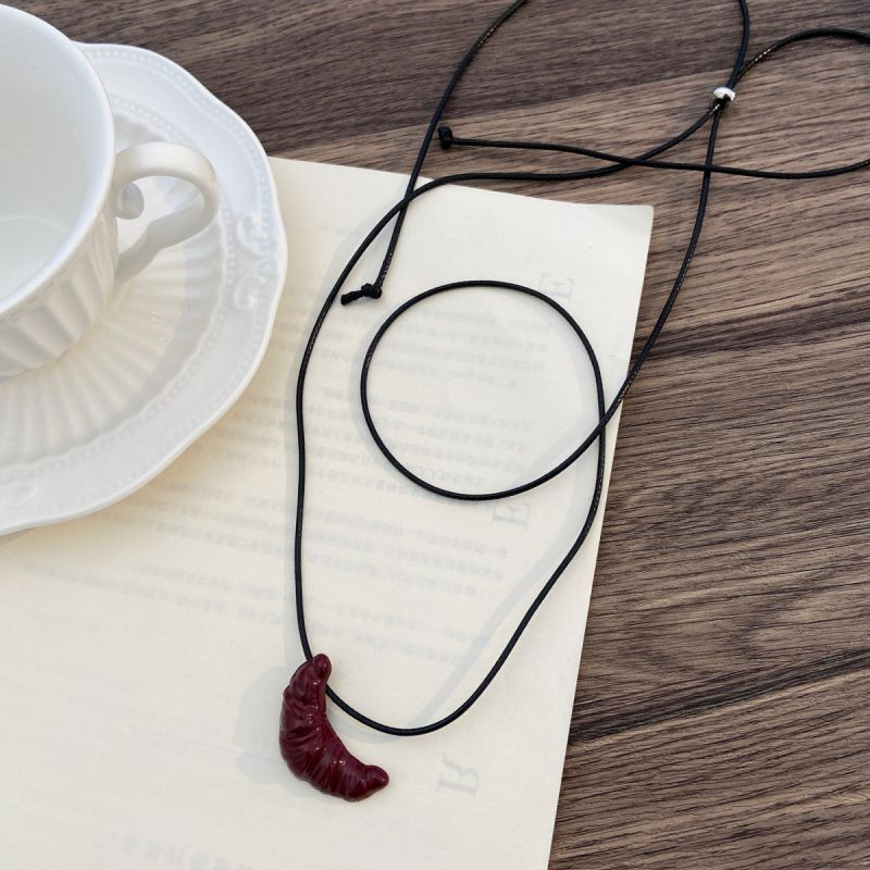 Длинная цепочка на шнурке с подвеской в форме полумесяца CJT11542