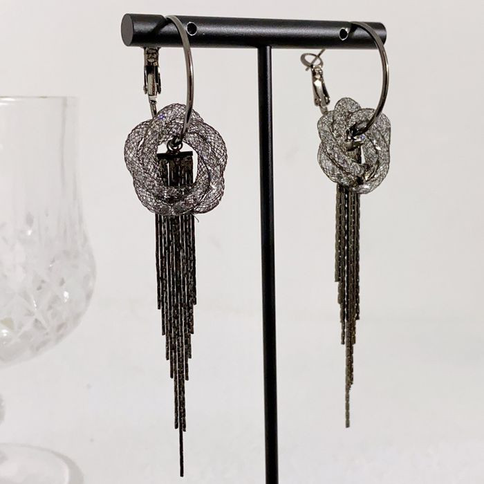 Серьги-подвески с плетеными кольцами и цепями J10413CJJ