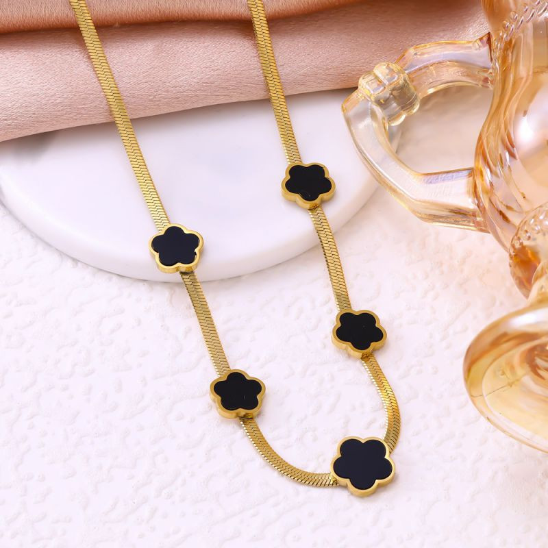 Цепочка с декоративными вставками в форме клевера CJR70317 Цепочка с декоративными вставками в форме клевера CJR70317