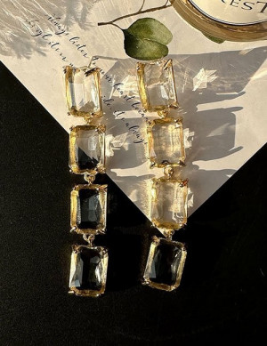 Длинные серьги из каскада прозрачных кристаллов L78977 Длинные серьги из каскада прозрачных кристаллов L78977