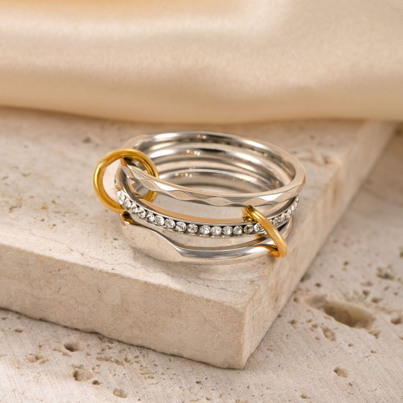 Стальное кольцо-тринити из трех переплетенных ободков CJN86050