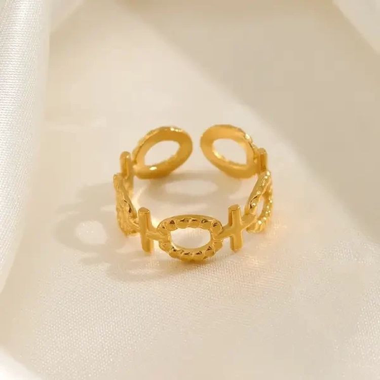 Золотистое разомкнутое кольцо с ажурными кругами и камнями R61673MSK