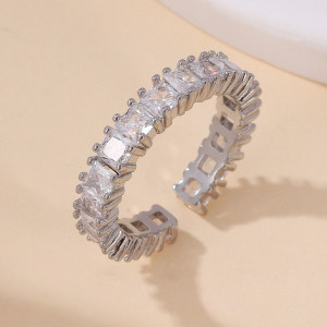 Элегантная дорожка с прозрачными прямоугольными кристаллами CJJ22162 Элегантная дорожка с прозрачными прямоугольными кристаллами CJJ22162