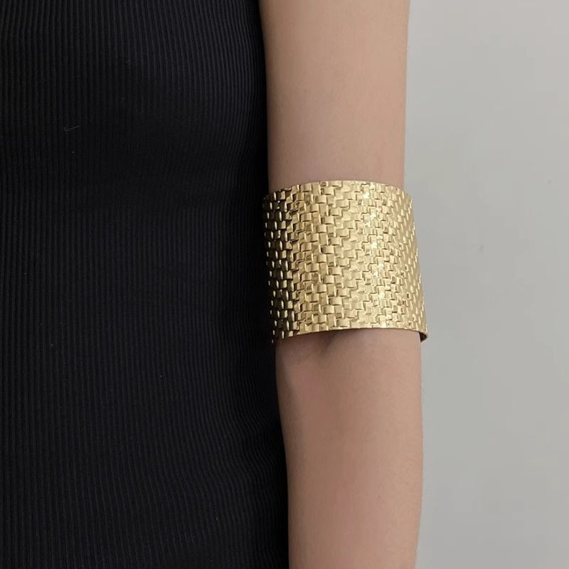 Жесткий браслет CJL26472 Жесткий браслет CJL26472