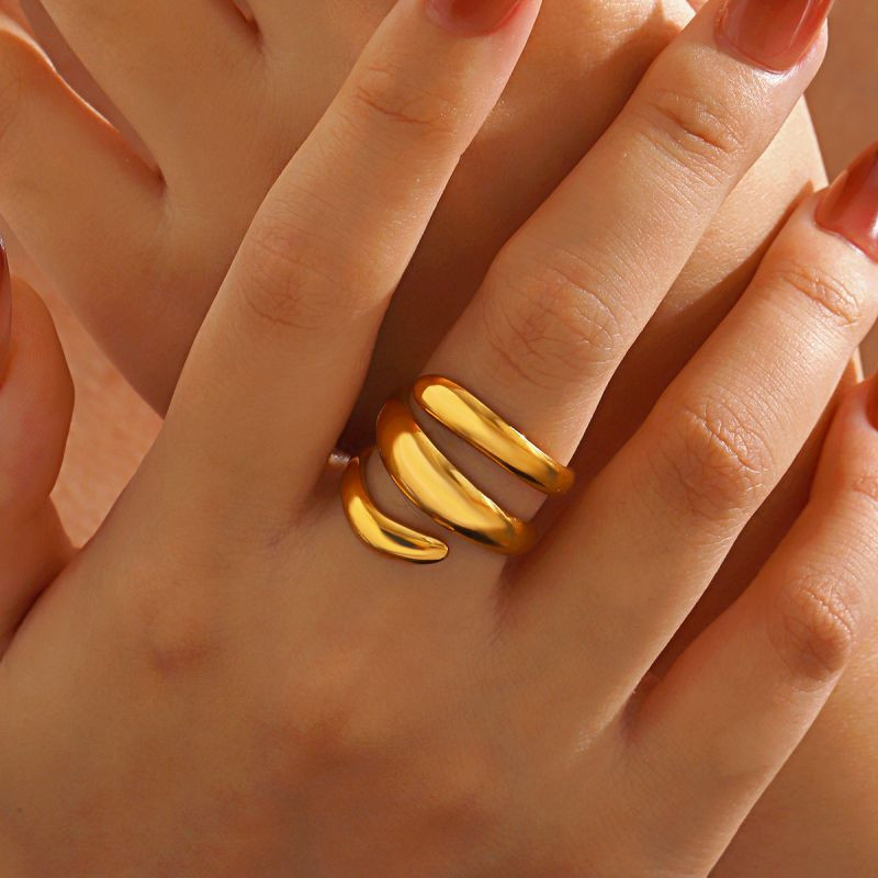 Трехрядное разомкнутое кольцо с плавными изгибами CJR89606 Трехрядное разомкнутое кольцо с плавными изгибами CJR89606