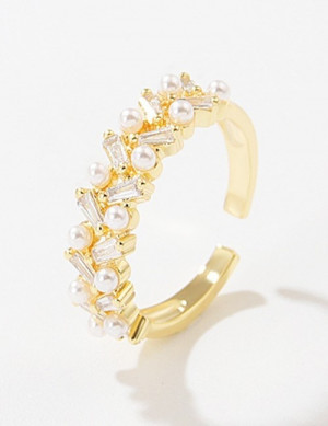 Разомкнутое кольцо с россыпью жемчуга и фианитов T79096