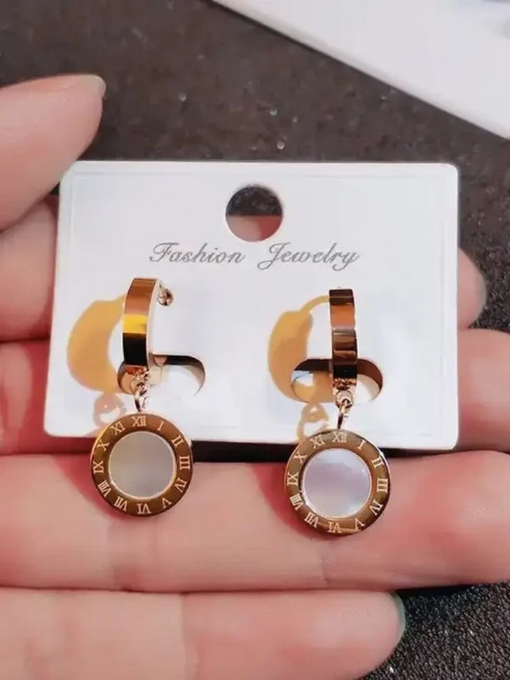 Серьги стальные с напылением золотом круг цифры J10155CJJ Серьги стальные с напылением золотом круг цифры J10155CJJ