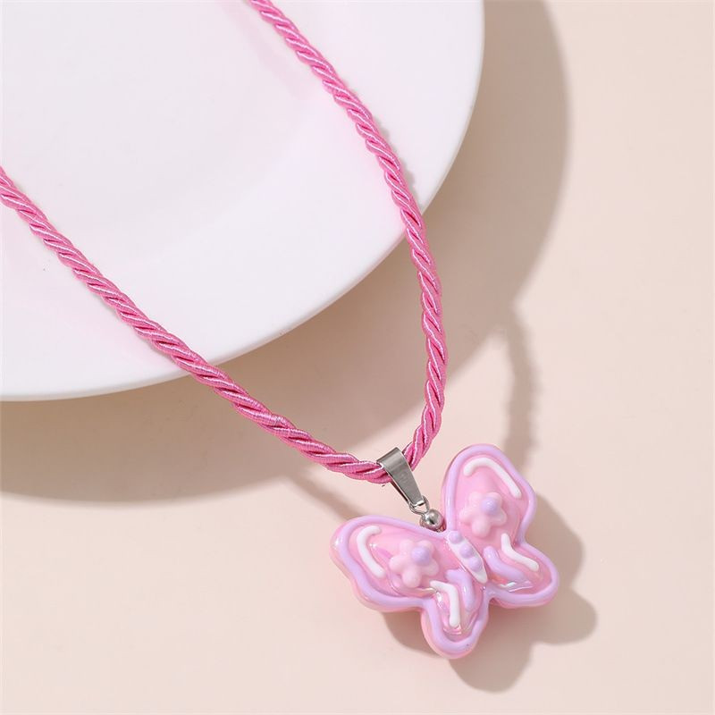 Чокер из фиолетовых бусин с подвеской в форме бабочки CJG53569