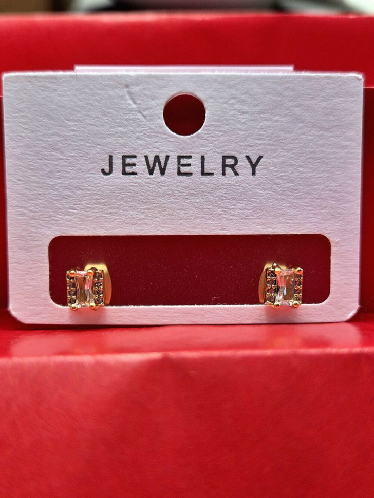Серьги-пусеты Квадратные кристаллы 1J11010(CJJ)