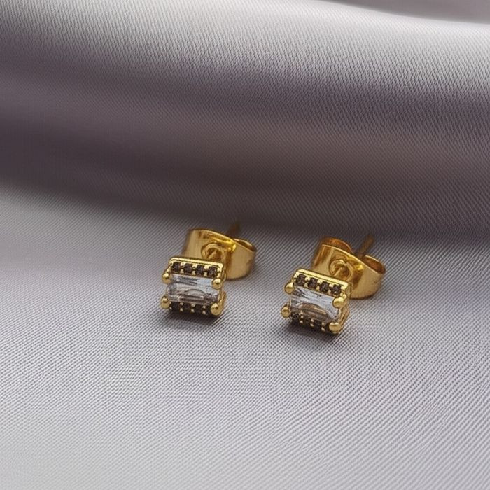 Серьги-пусеты Квадратные кристаллы 1J11010(CJJ)