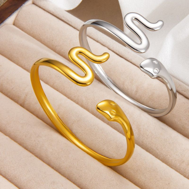 Браслет жесткий разомкнутый в форме змеи с чешуйками CJL92933