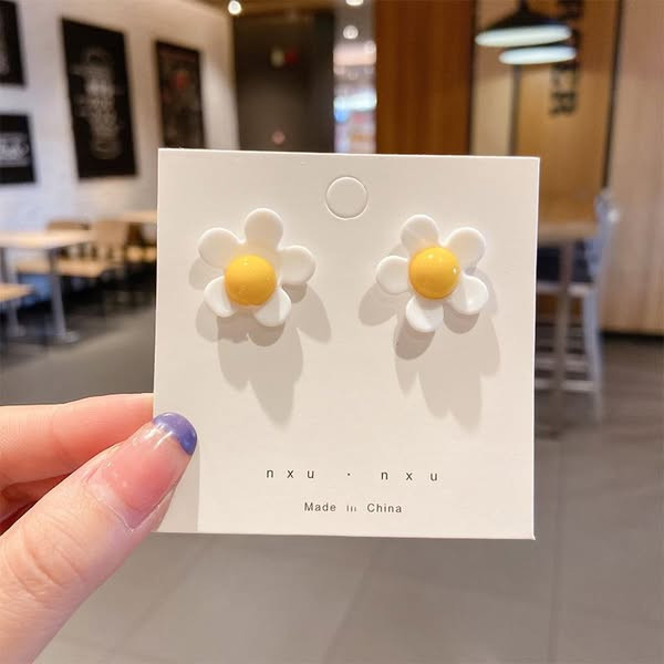 Яркие серьги-пусеты ромашки 1J11580