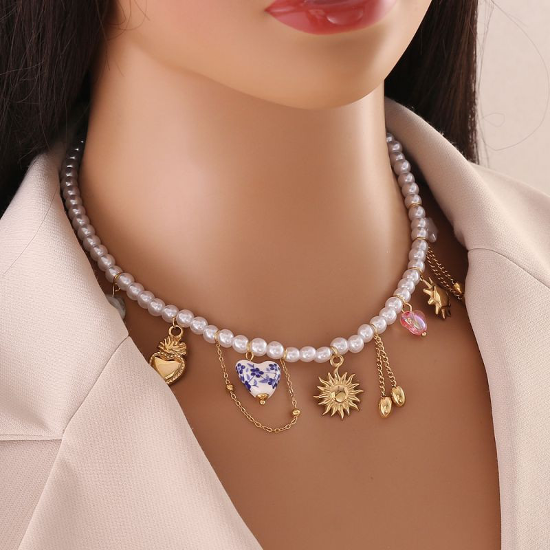 Чокер из мелкого белого жемчуга с набором цветных подвесок CJR76371 Чокер из мелкого белого жемчуга с набором цветных подвесок CJR76371