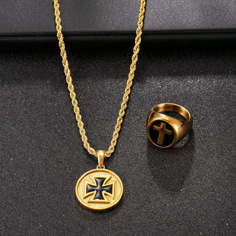 Набор с кольцом и колье из стали с крестом CJZ40964