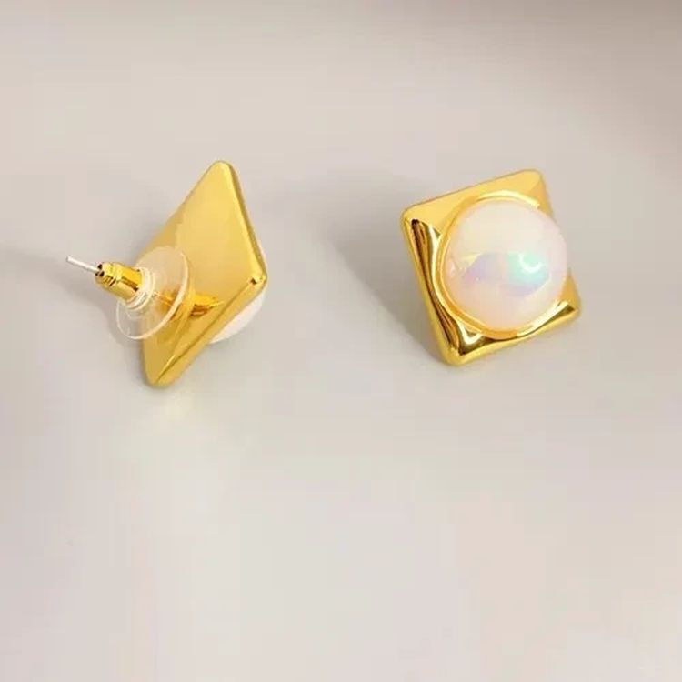 Серьги-гвоздики квадратные с вставкой J10028CJJ Серьги-гвоздики квадратные с вставкой J10028CJJ