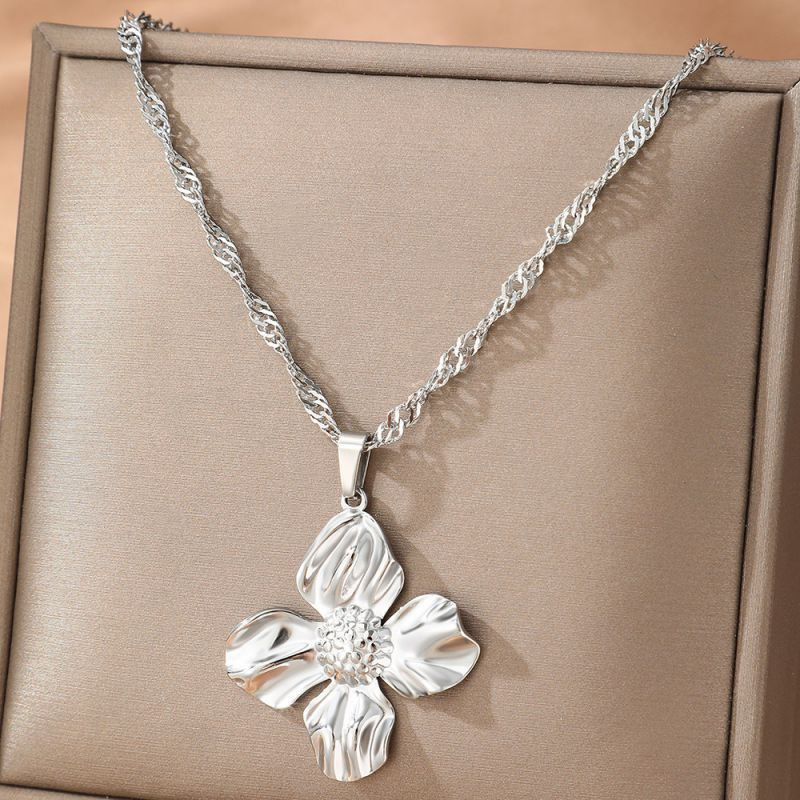 Золотистая цепочка с объемным цветком CJL77565