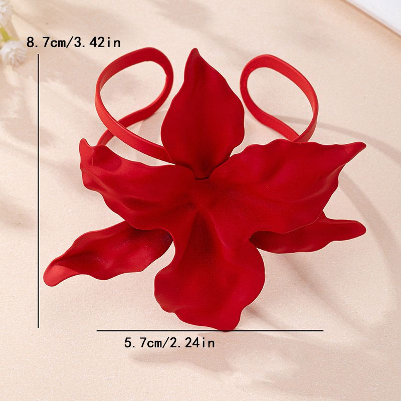 Браслет жесткий разомкнутый в виде крупного цветка CJM14420