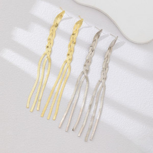 Серьги-пусеты с длинными изогнутыми подвесками CJR56660 Серьги-пусеты с длинными изогнутыми подвесками CJR56660