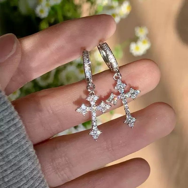 Серебряные серьги с крестом и стразами CJZ41929