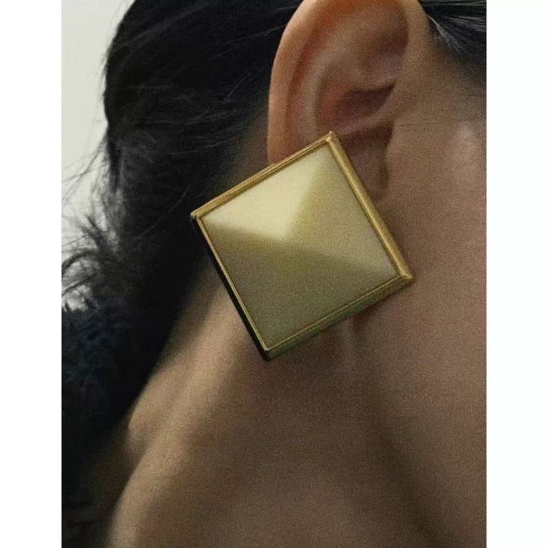 Серьги-гвоздики CJP90511