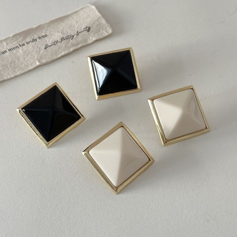 Серьги-гвоздики CJP90511