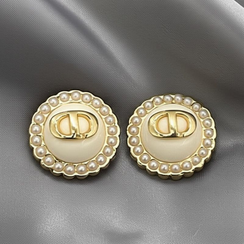 Элегантные серьги-пусеты с белой эмалью и жемчужным контуром 1J11990CJJ