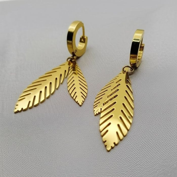 Золотистые стальные серьги с резными листьями J10205CJJ