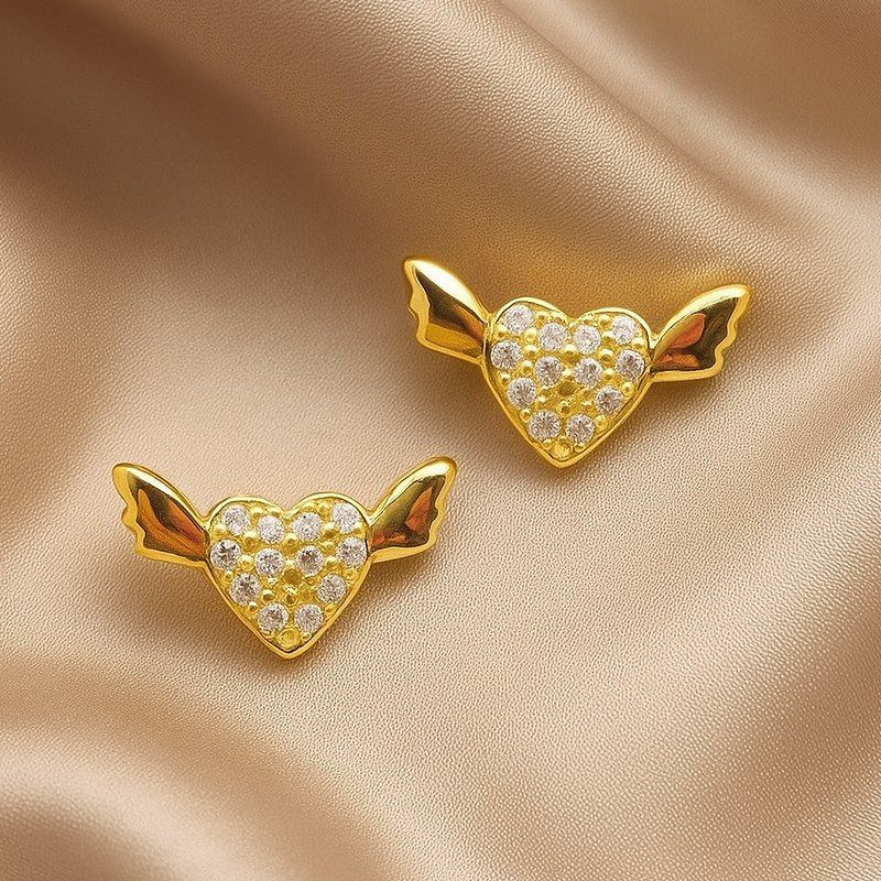 Серьги-пусеты Золотые сердца с крыльями и сияющим паве 1J11012CJJ