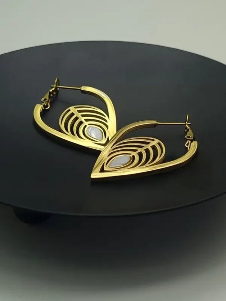 Золотистые серьги-кольца с ажурными подвесками в форме капли J10232CJJ