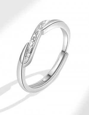 Изящное кольцо с дорожкой камней и переплетением M19165 Изящное кольцо с дорожкой камней и переплетением M19165