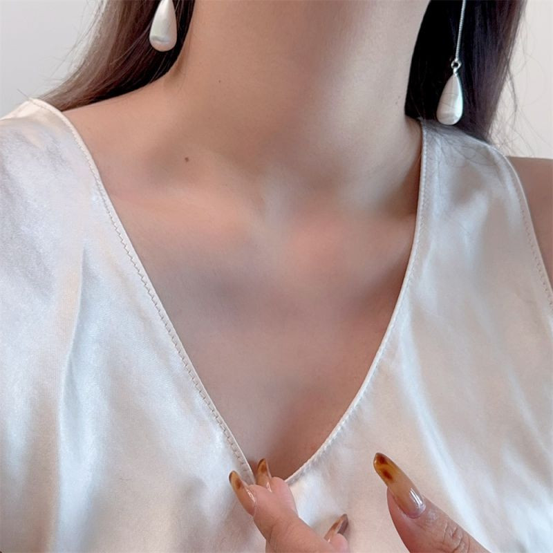 Длинные серьги на петлях с матовыми золотистыми каплями CJL14730