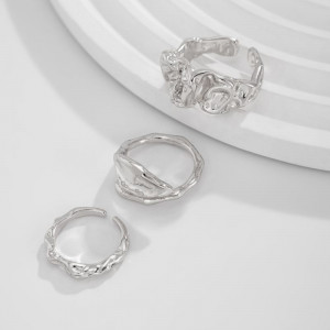 Сет серебристых колец с текстурой змеиной кожи CJL22978