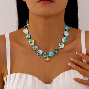Летнее колье из бирюзовых и белых камней с золотым блеском CJT04143 Летнее колье из бирюзовых и белых камней с золотым блеском CJT04143