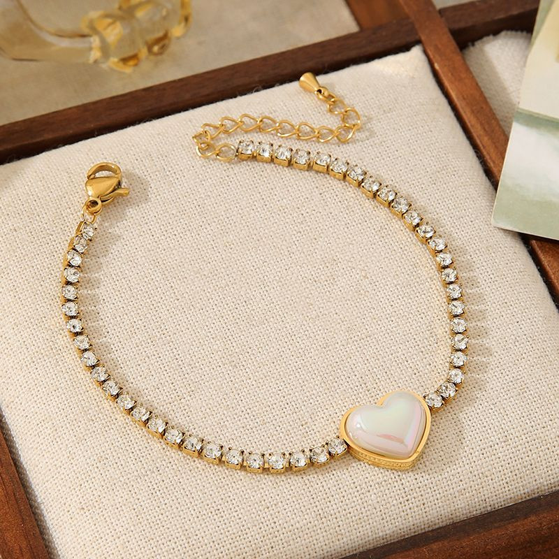 Браслет дорожка с перламутровым клевером в центре CJN36781