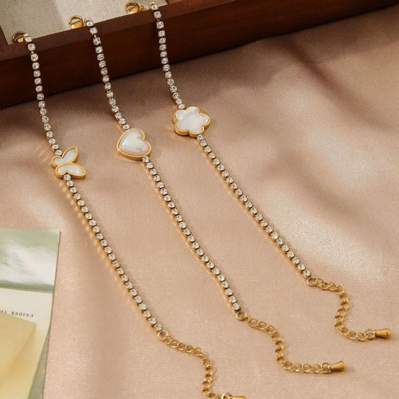 Браслет дорожка с перламутровым клевером в центре CJN36781