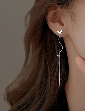 Одиночная серьга-подвеска бабочка с цепочками L78606 Одиночная серьга-подвеска бабочка с цепочками L78606