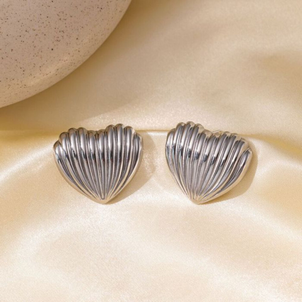 Серебристые рифленые серьги-пусеты Сердца CJH31950
