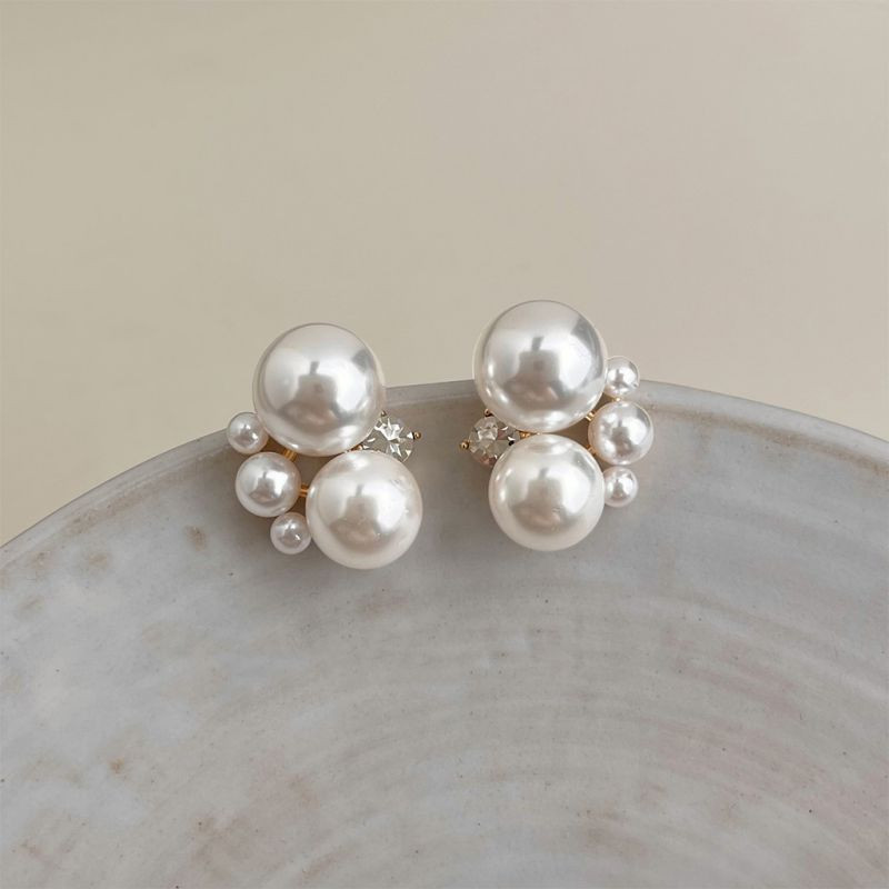 Серьги-гвоздики с композицией из жемчуга CJQ17227