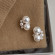 Серьги-гвоздики с композицией из жемчуга CJQ17227