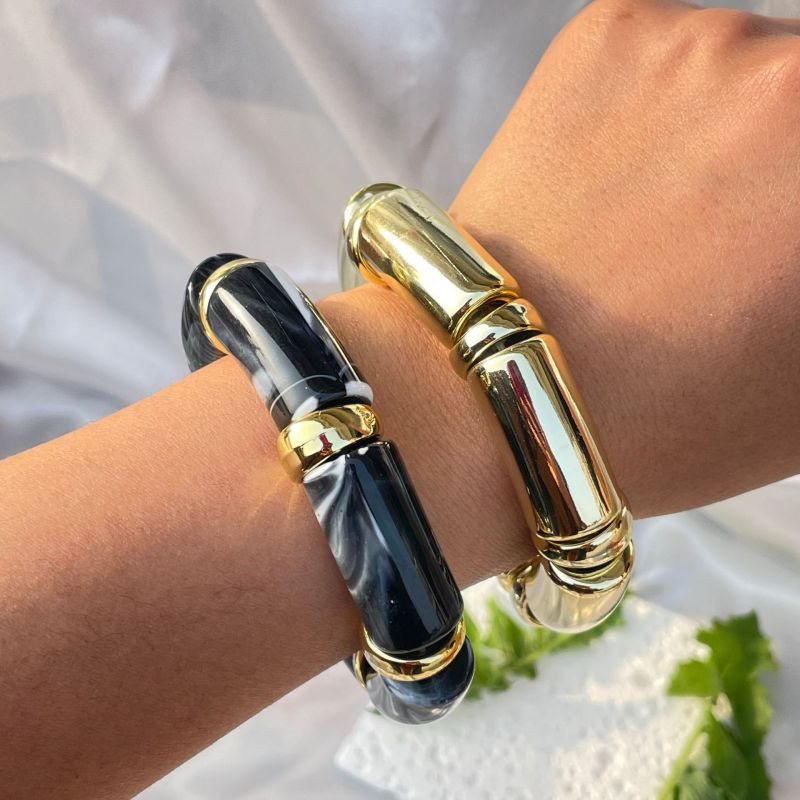 Браслет жесткий трубчатый с сегментами под мрамор CJR57273