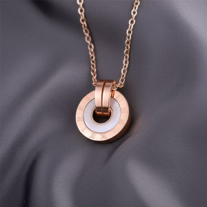 Элегантная цепочка с кулоном в форме кольца с римскими цифрами J10508CJJ Элегантная цепочка с кулоном в форме кольца с римскими цифрами J10508CJJ